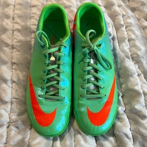 Nike Mercurial indoor soccer shoes sz9.5